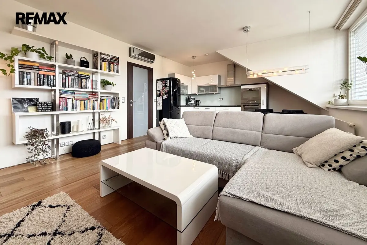 Prodej bytu 3+kk 69 m², Průběžná · Strašnice