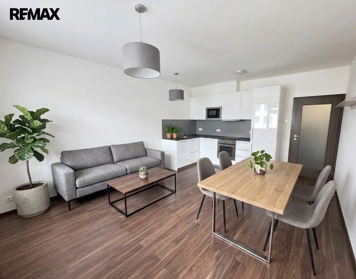 Prodej bytu 2+kk 48 m², Jindřicha Bubeníčka · Uhříněves