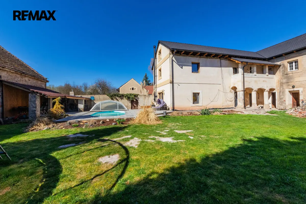 Prodej domu 330 m², Černuc – část obce Bratkovice