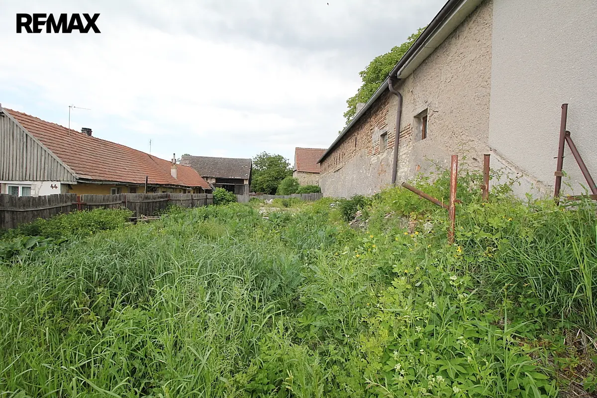 Prodej pozemku 312 m², Činěves · okres Nymburk