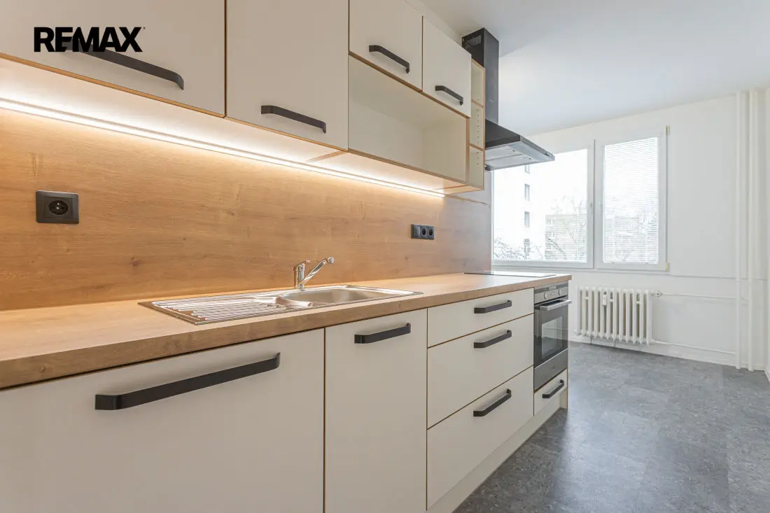 Prodej bytu 2+1 59 m², Josefa Schovánka · Louny