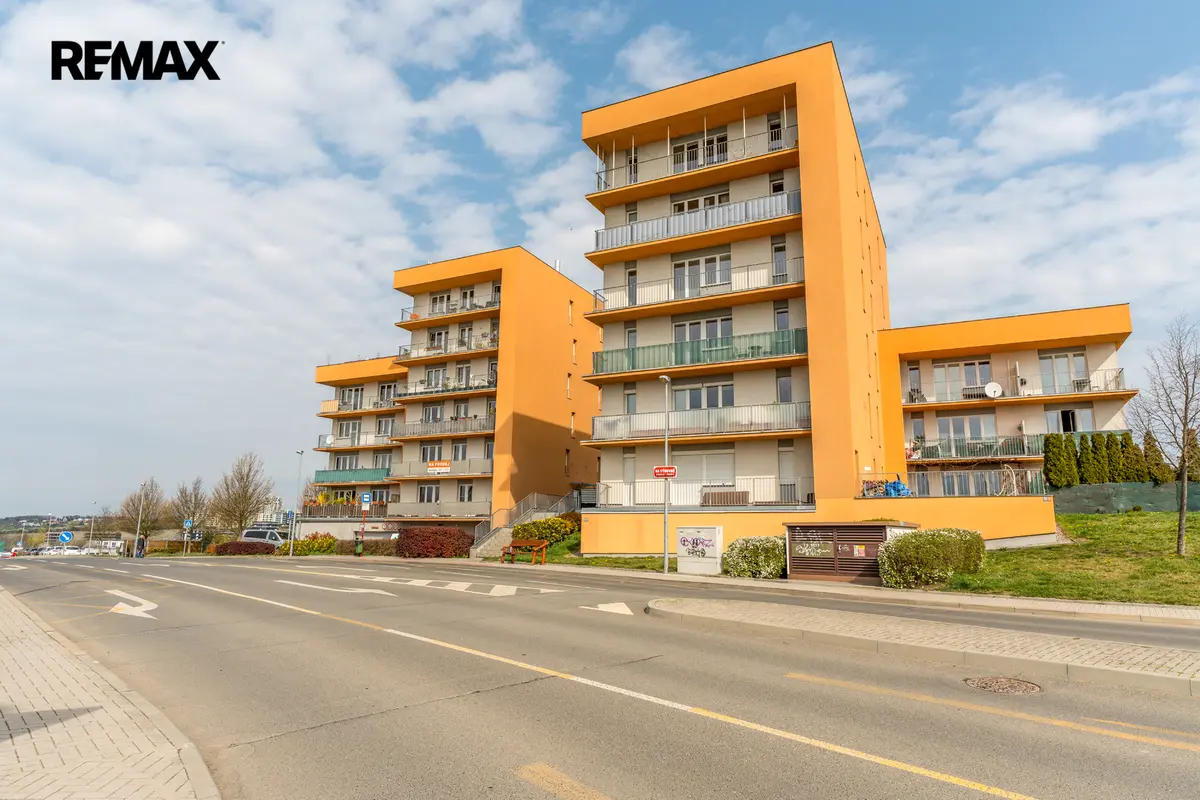 Prodej bytu 1+kk 39 m², Na Výrovně · Stodůlky