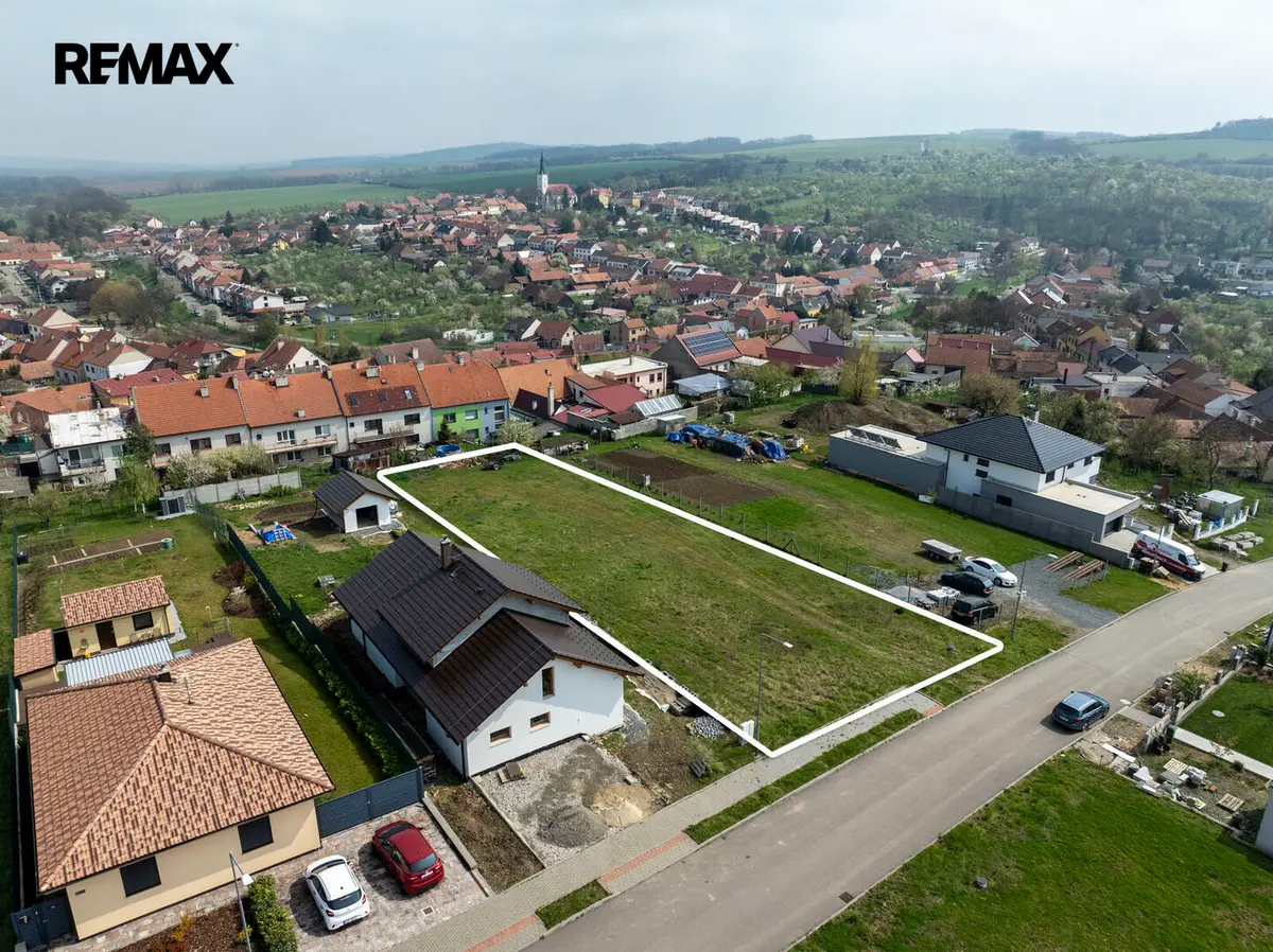 Prodej pozemku 1530 m², Ostrožská Lhota · okres Uherské Hradiště