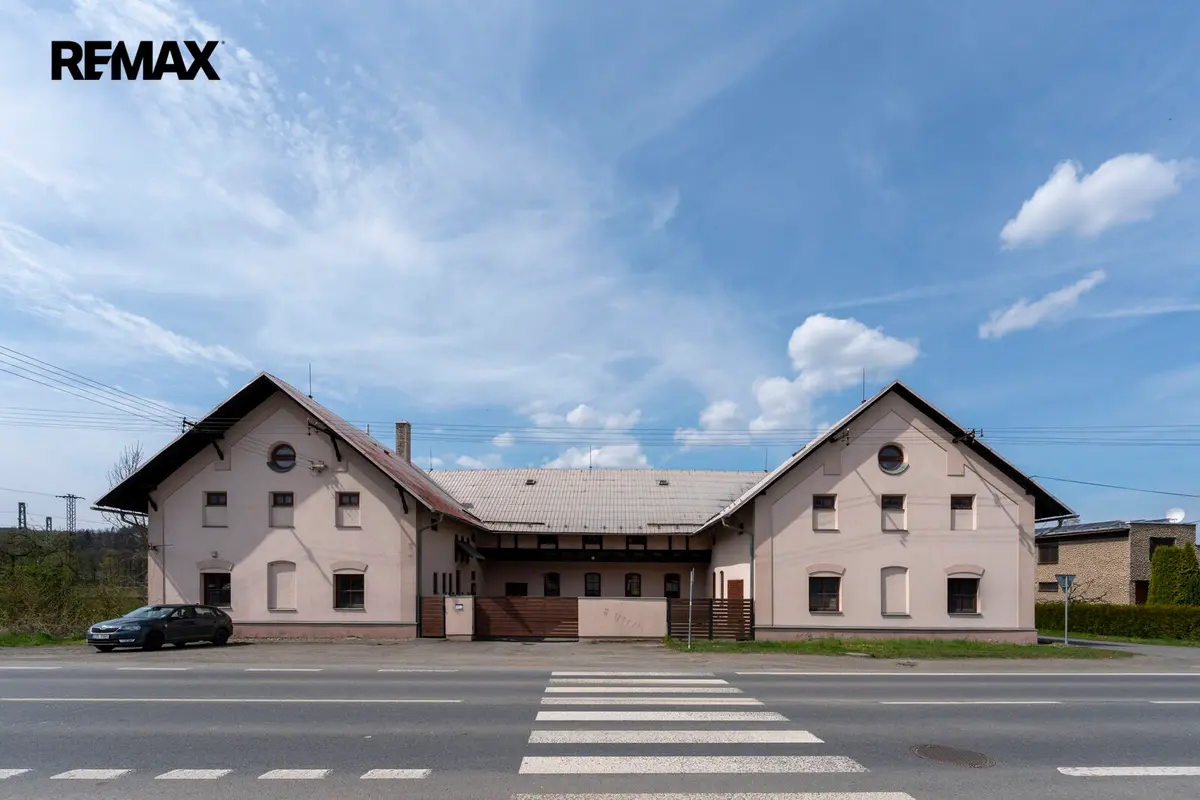 Prodej komerčního prostoru 7472 m², Jablůnka