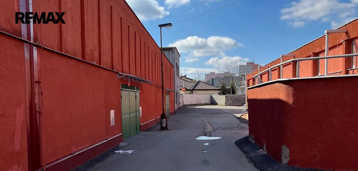 Pronájem garáže 17 m², Bellevue · Kročehlavy · Kladno