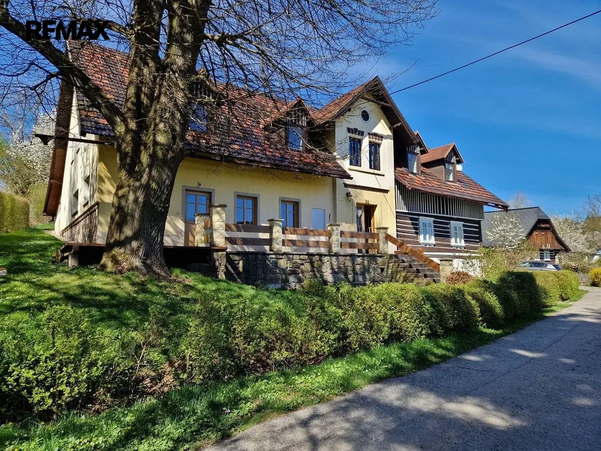 Prodej komerčního prostoru 316 m², Benešov u Semil