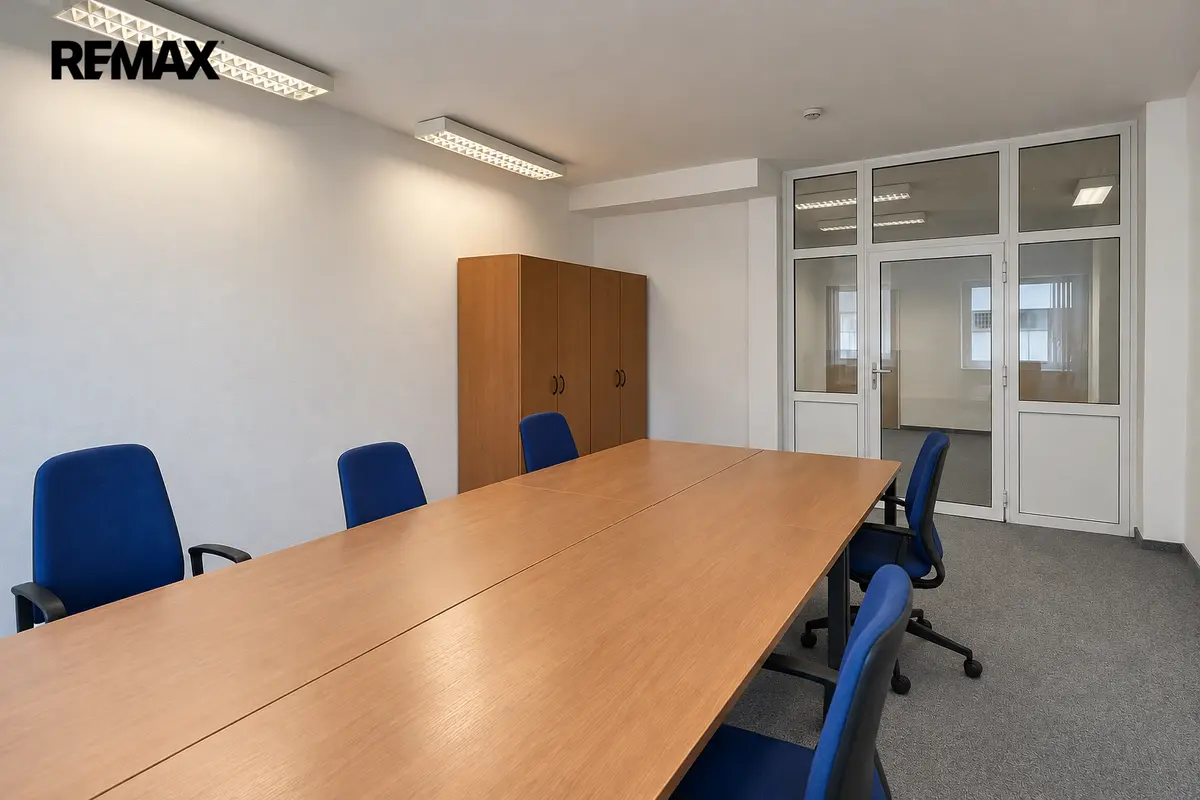 Pronájem komerčního prostoru 87 m², Hluboká · Turnov