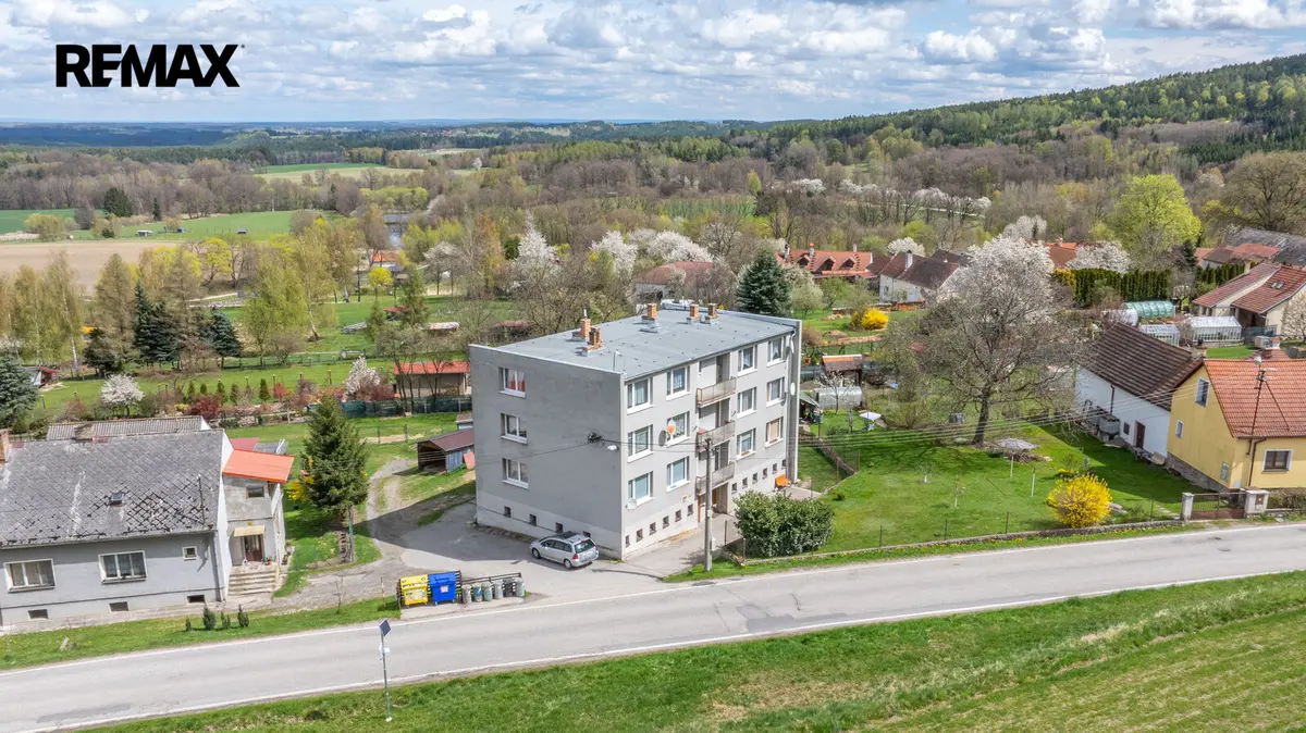 Prodej komerčního prostoru 472 m², Družstevní · Besednice