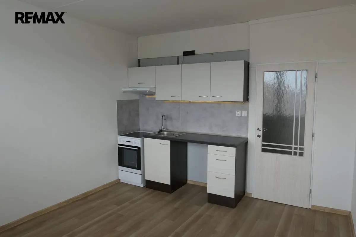 Pronájem bytu 1+kk 20 m², Hrádecká · Doubravka · Plzeň