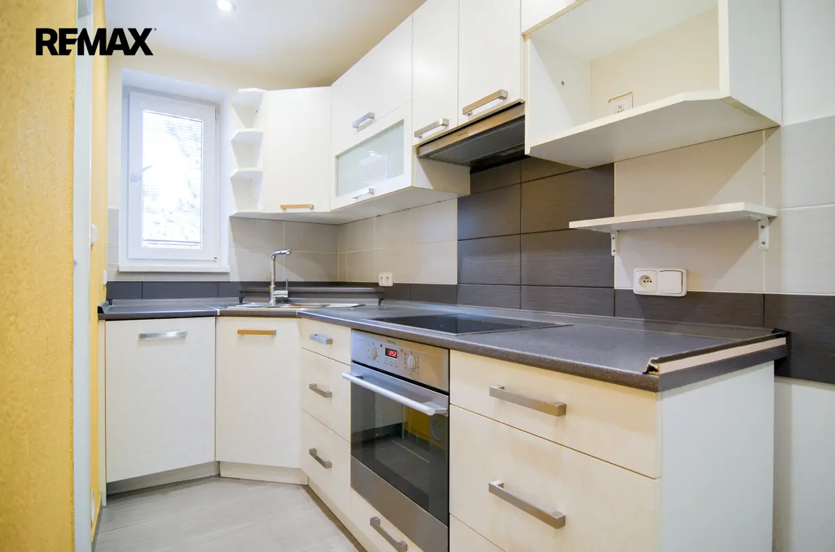 Prodej bytu 3+1 65 m², Nám. 15.dubna · Dubňany