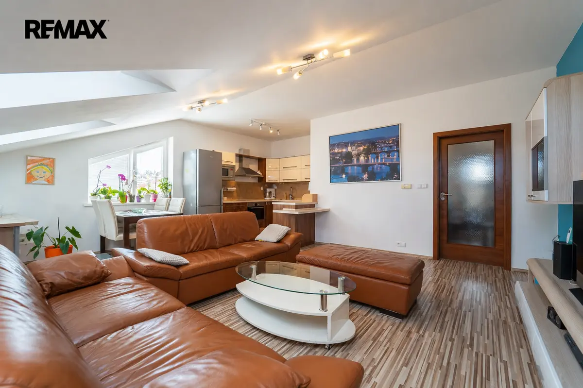Prodej bytu 3+kk 88 m², Za Hotelem · Nupaky