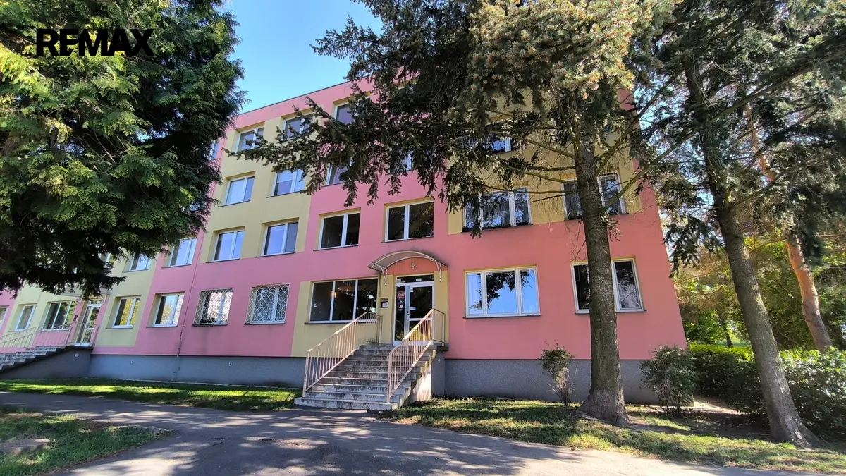 Prodej bytu 2+kk 39 m², Nedvězská · Strašnice