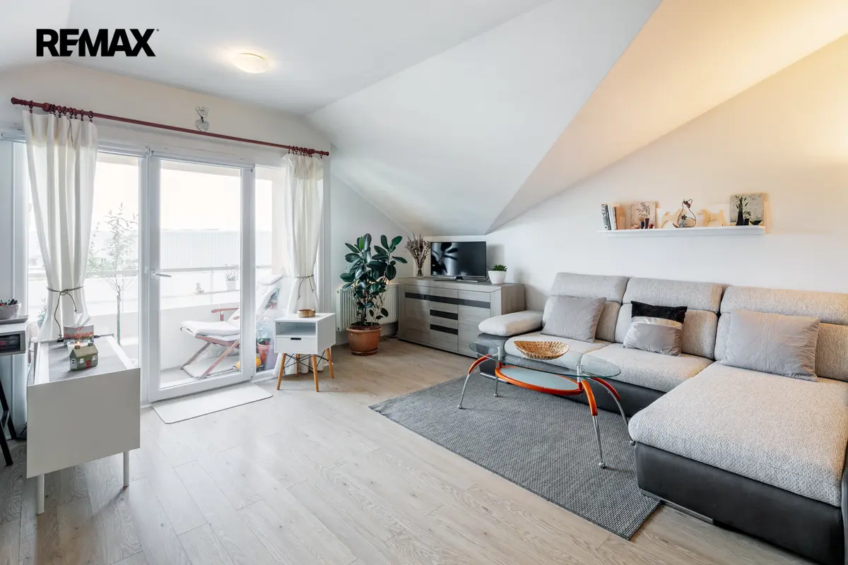 Prodej bytu 1+kk 52 m², Za Hotelem · Nupaky