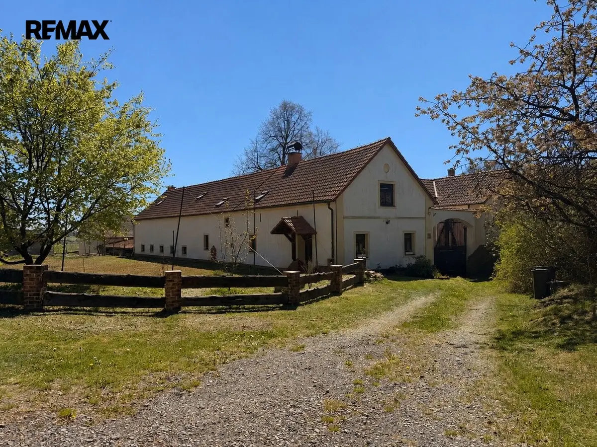 Prodej komerčního prostoru 725 m², Bor – část obce Kosov