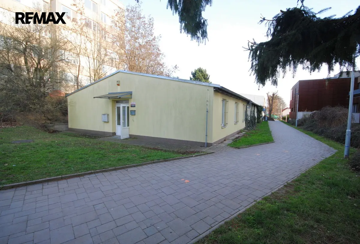 Prodej komerčního prostoru 226 m², Petrovice