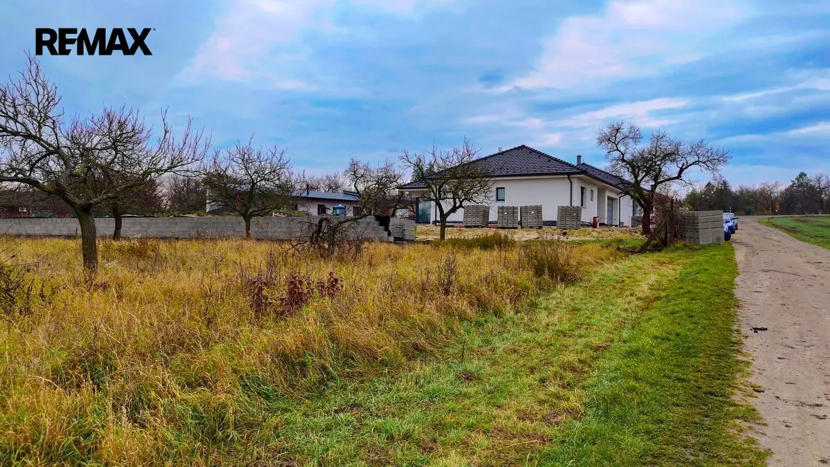 Prodej pozemku 3055 m², Podivín · okres Břeclav