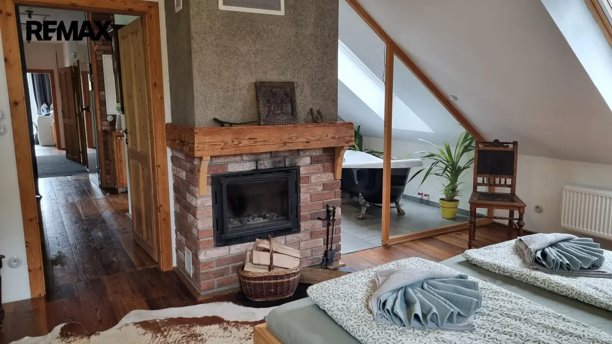 Prodej komerčního prostoru 382 m², Dolany – část obce Véska