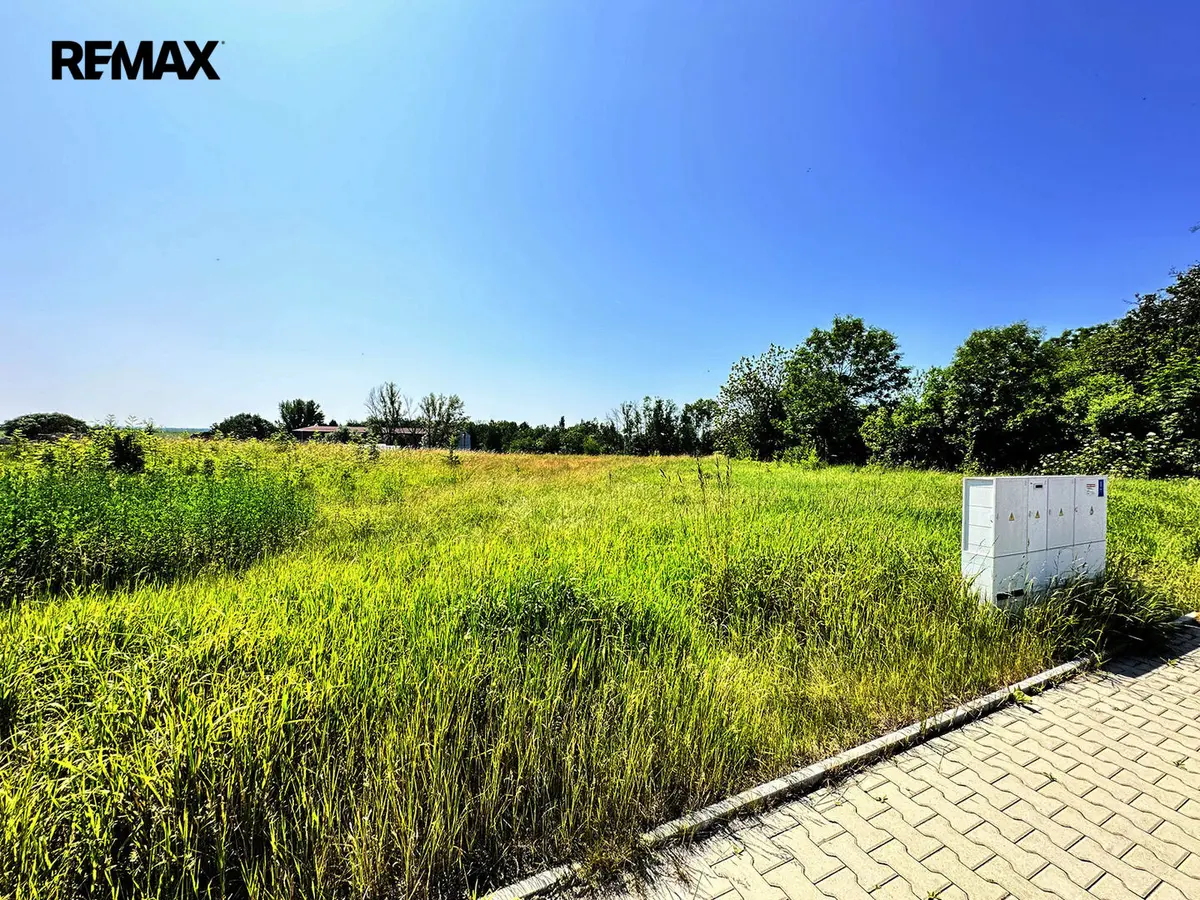 Prodej pozemku 804 m², Třebusice · okres Kladno