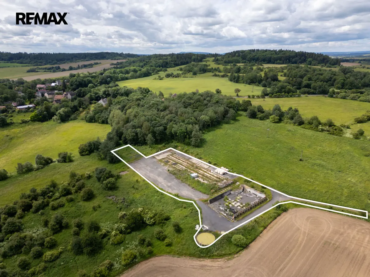 Prodej pozemku 9153 m², Žlutice – část obce Veselov
