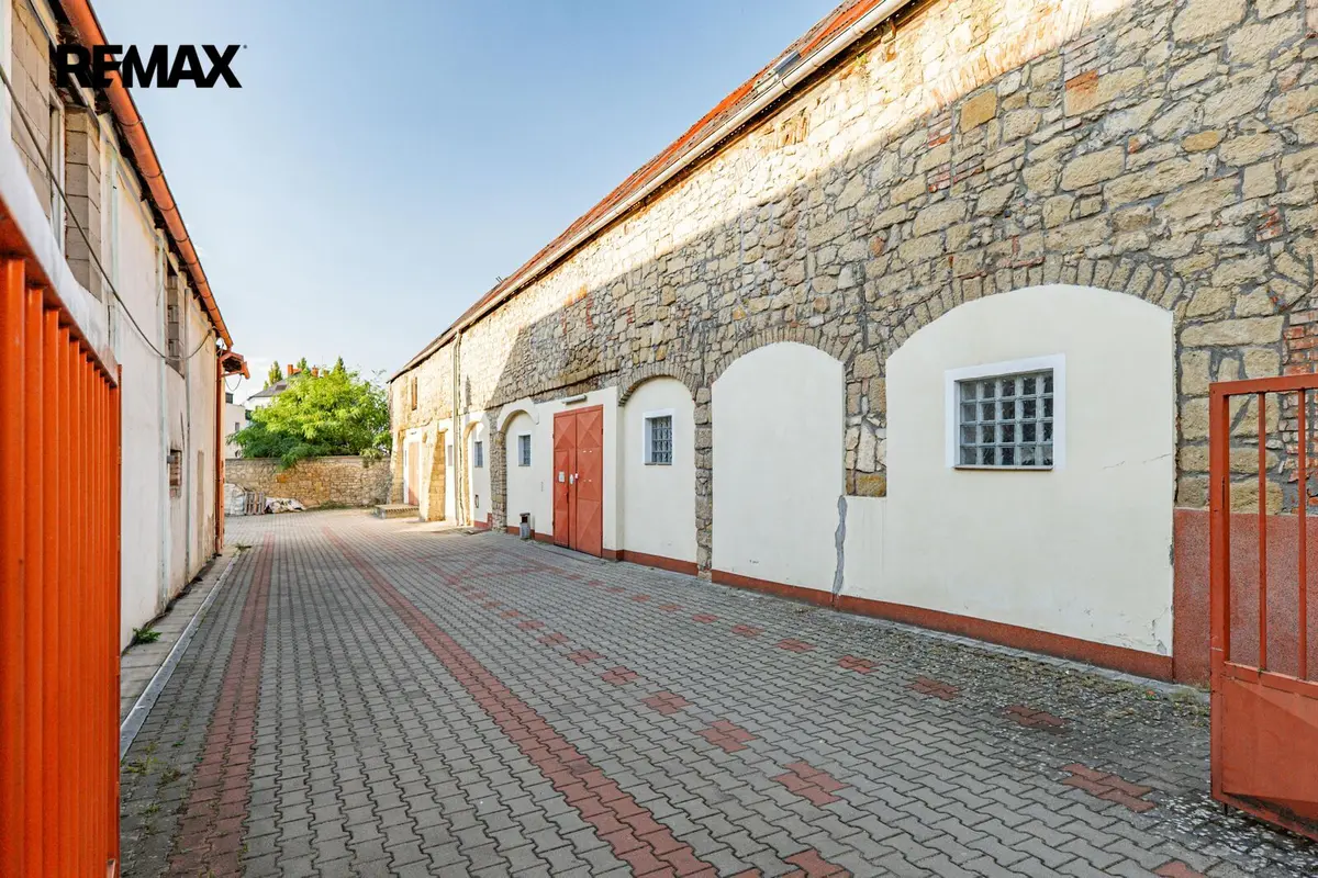 Pronájem komerčního prostoru 1500 m², Ptácká · Mladá Boleslav