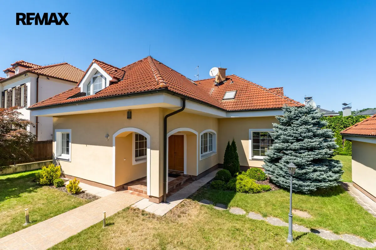 Pronájem domu 280 m², Jitrocelová · Hole u Průhonic · Průhonice