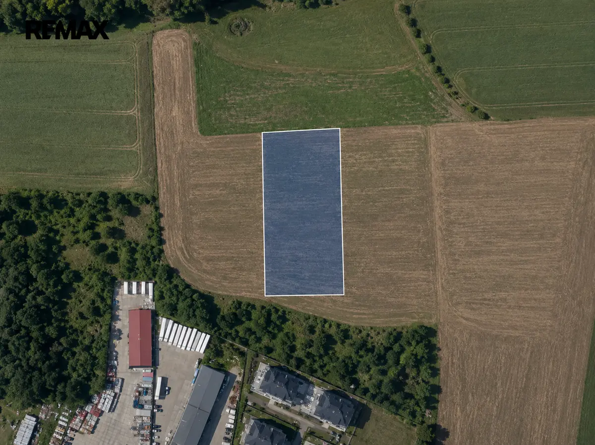 Prodej pozemku 40048 m², Sobín