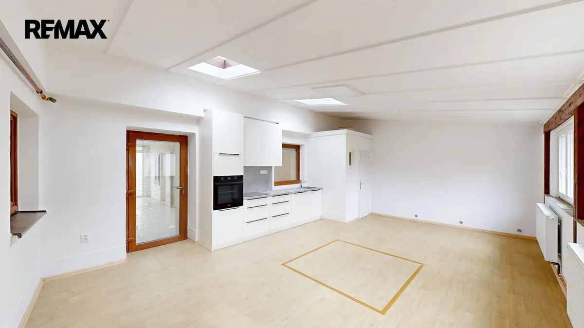 Prodej bytu 3+1 220 m², Odrovice