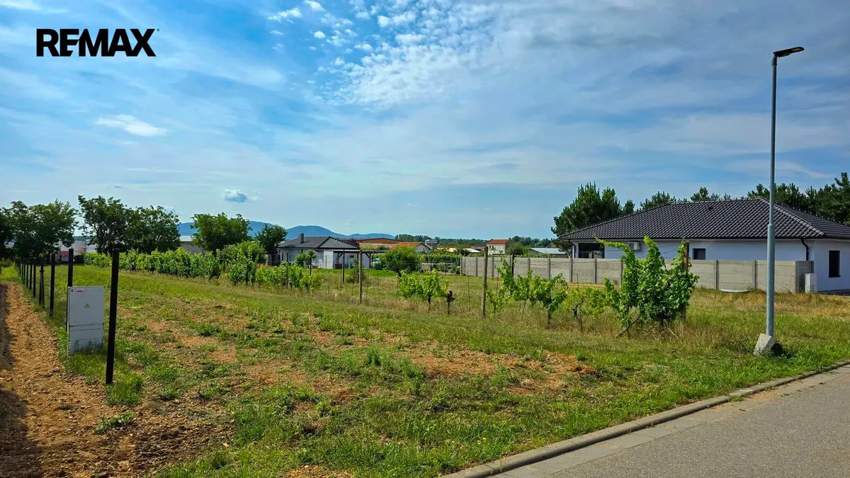 Prodej pozemku 845 m², Ivaň · okres Brno-venkov