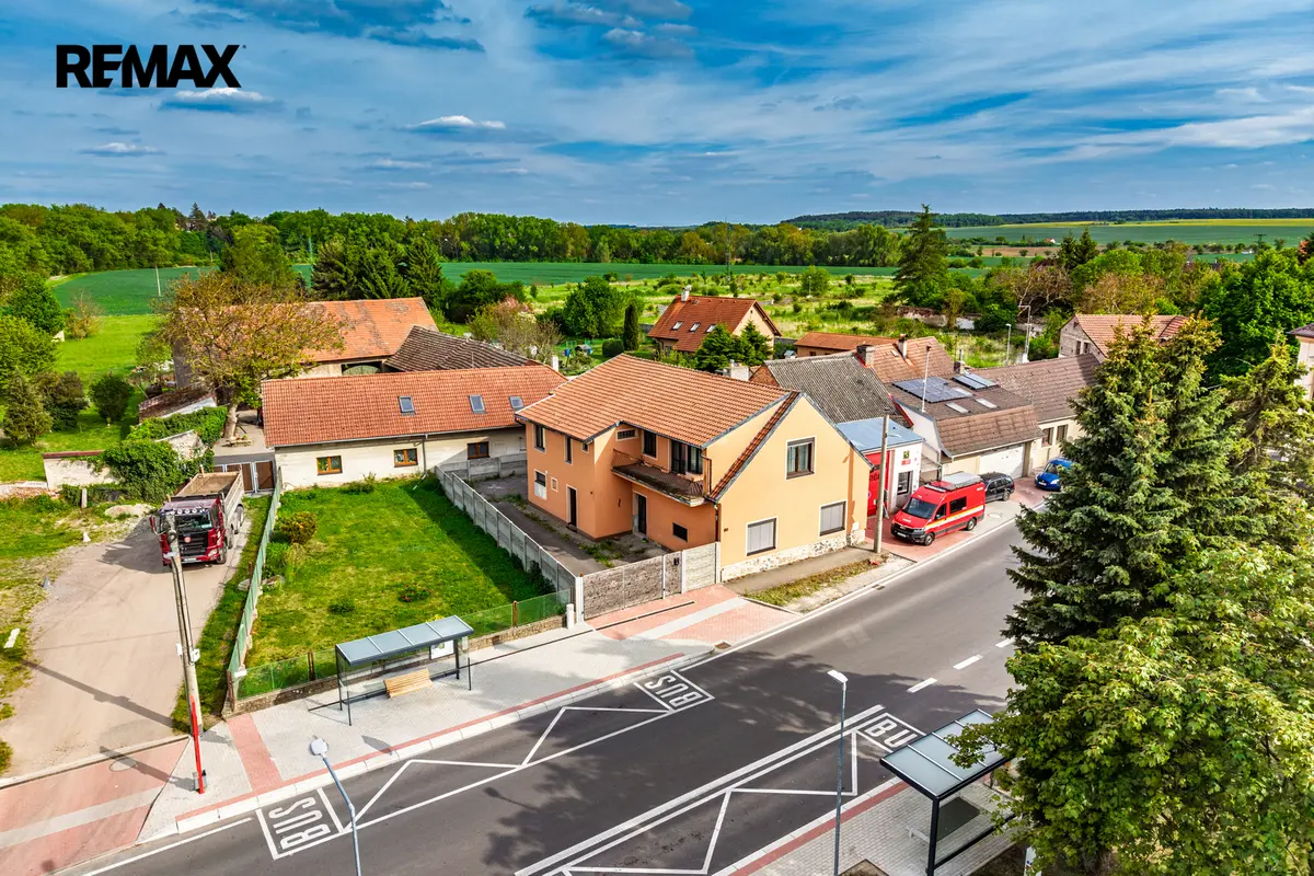 Prodej domu 240 m², Pražská · Nučice u Rudné · Nučice