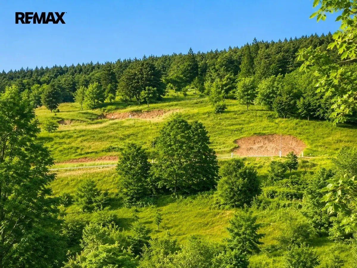 Prodej pozemku 1625 m², Luhačovice · okres Zlín