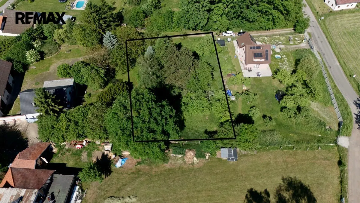 Prodej pozemku 2354 m², Úhelnice · Kněžmost