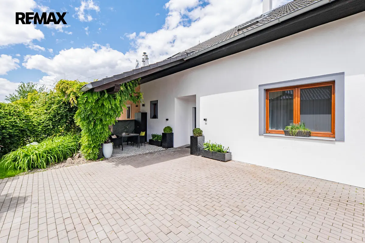 Prodej domu 246 m², Lomená · Babice