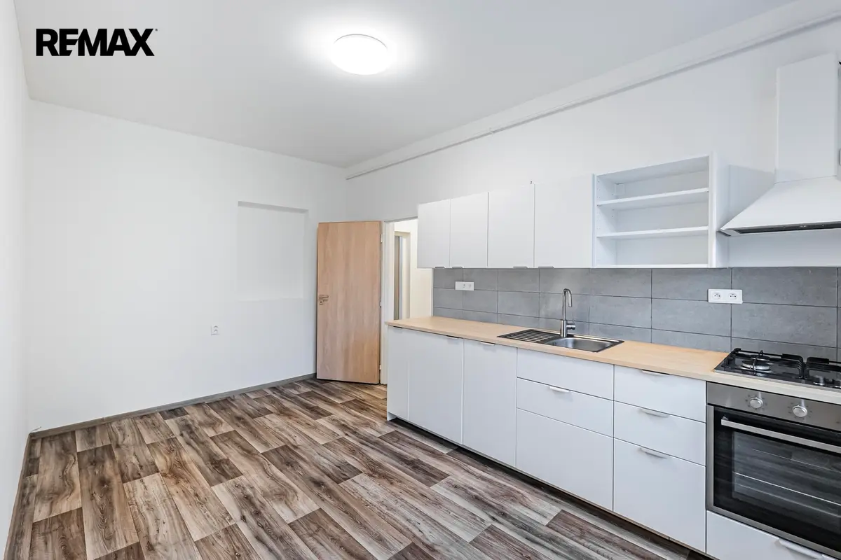 Pronájem bytu 1+1 48 m², Tovární · Jindřichův Hradec