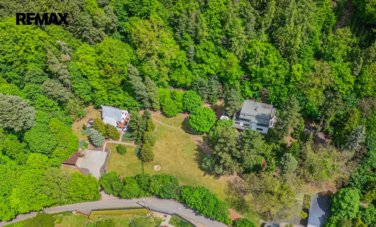 Prodej domu 338 m², Pod Plešivcem · Jince