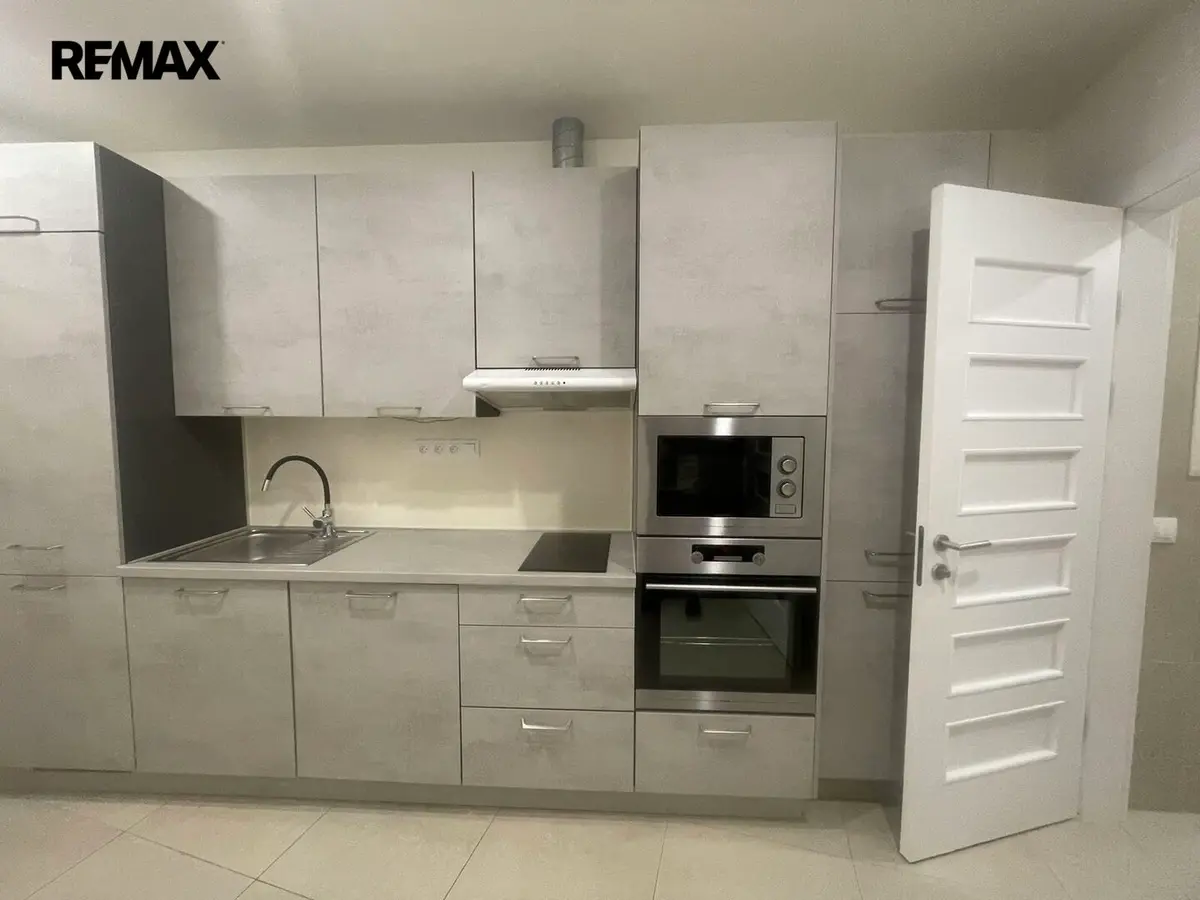 Pronájem bytu 1+1 35 m², Vyšehradská · Nové Město