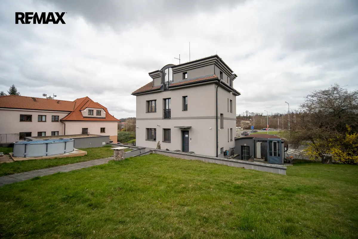 Pronájem domu 188 m², Poděbradská · Hloubětín