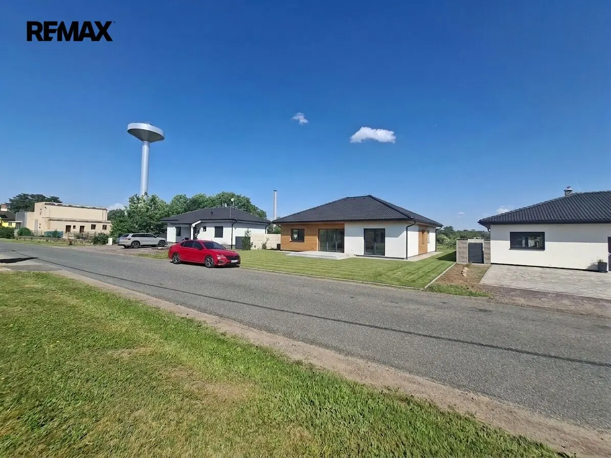 Prodej pozemku 827 m², Strachotice – část obce Micmanice