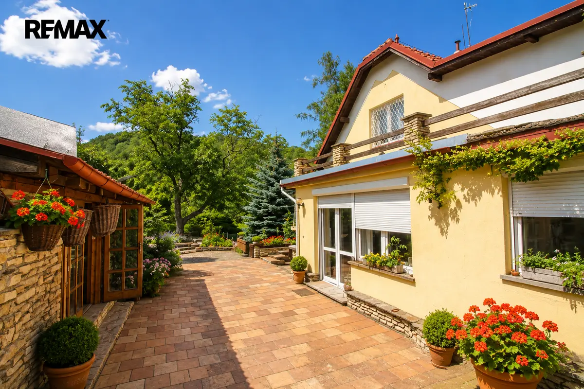Prodej domu 230 m², Poustka · Lysolaje