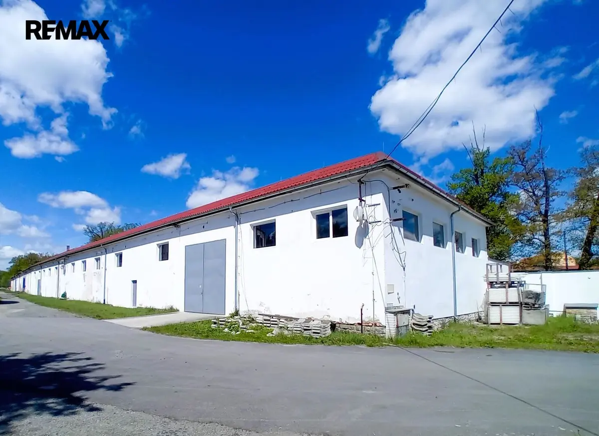 Pronájem komerčního prostoru 950 m², U Sudárny · Hluboká nad Vltavou