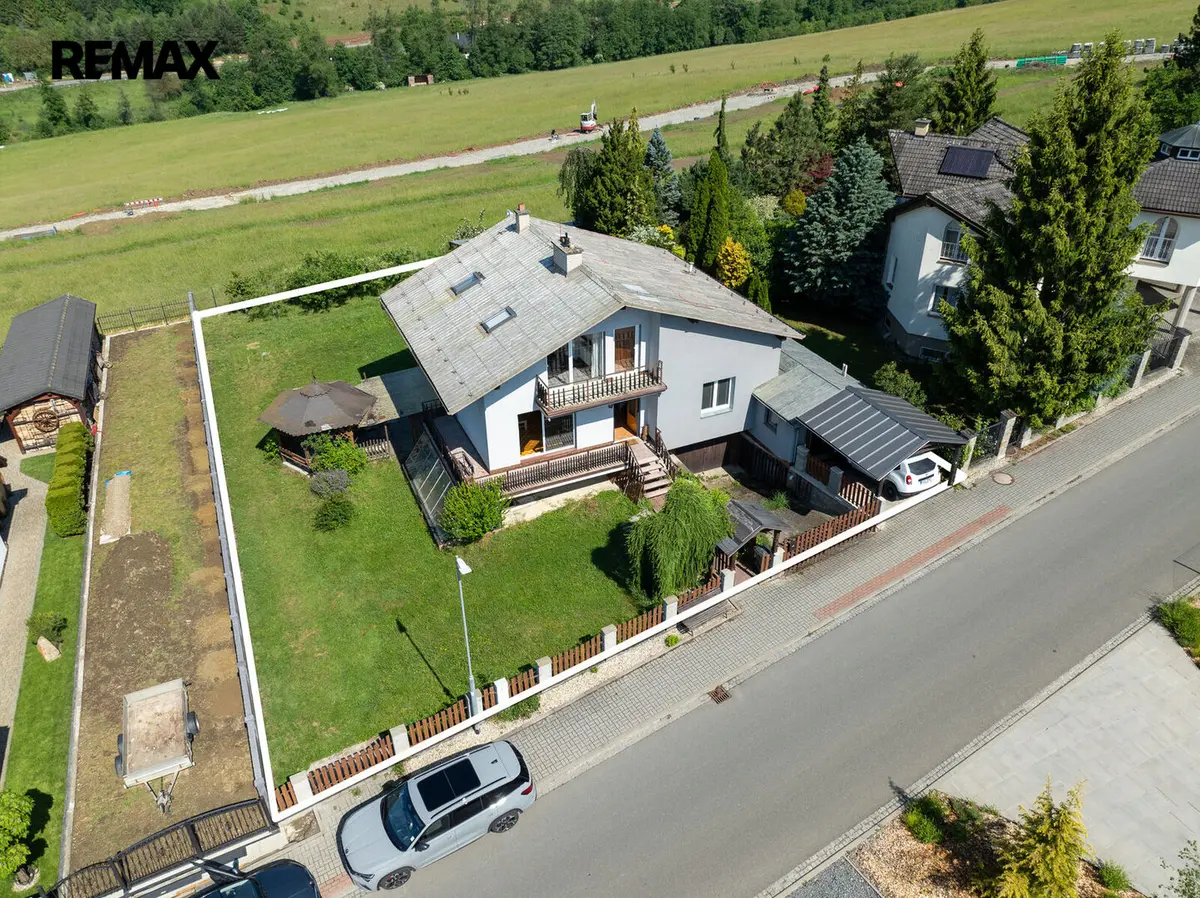 Prodej domu 408 m², Na Drahách · Pozlovice