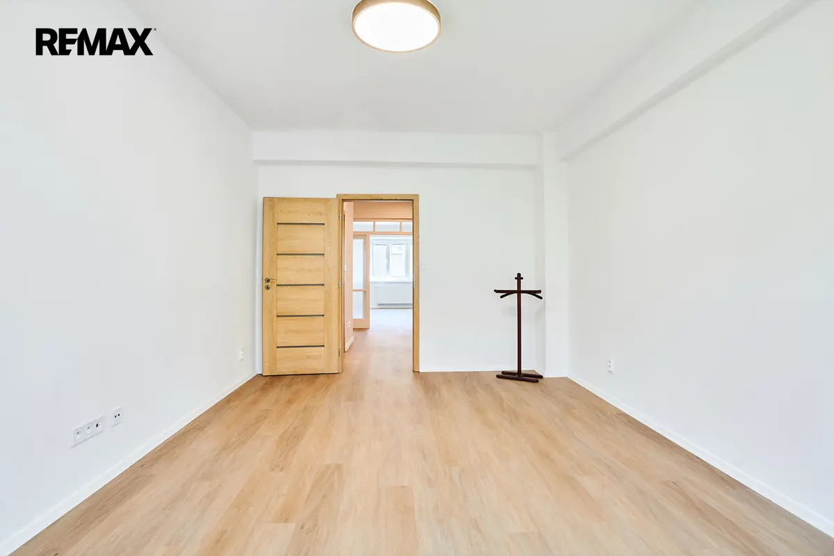 Pronájem bytu 2+1 73 m², Amurská · Vršovice