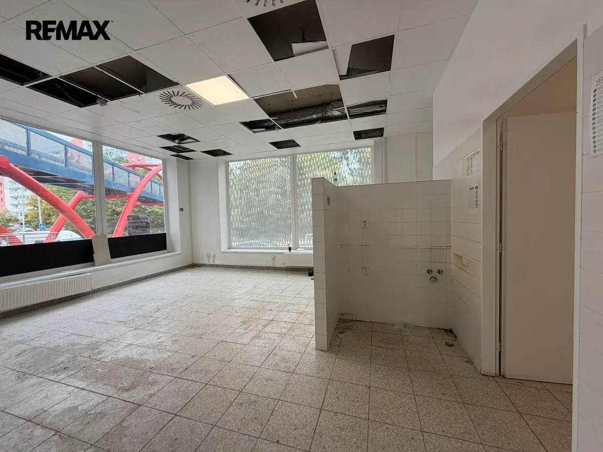 Pronájem komerčního prostoru 105 m², Sluneční náměstí · Stodůlky