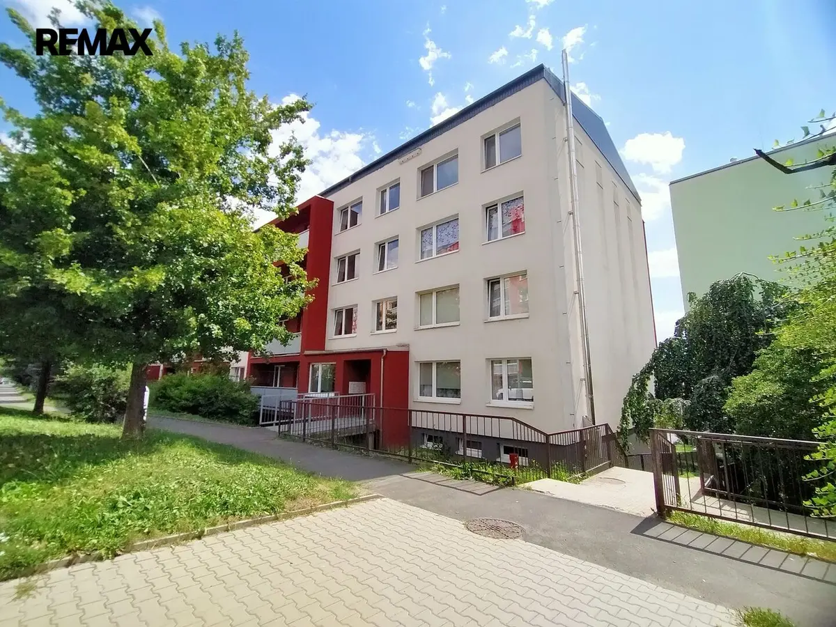 Pronájem bytu 2+kk 41 m², Alfonse Muchy · Pokratice · Litoměřice