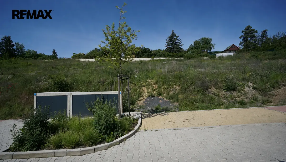 Prodej pozemku 721 m², K Housličkám · Lysolaje