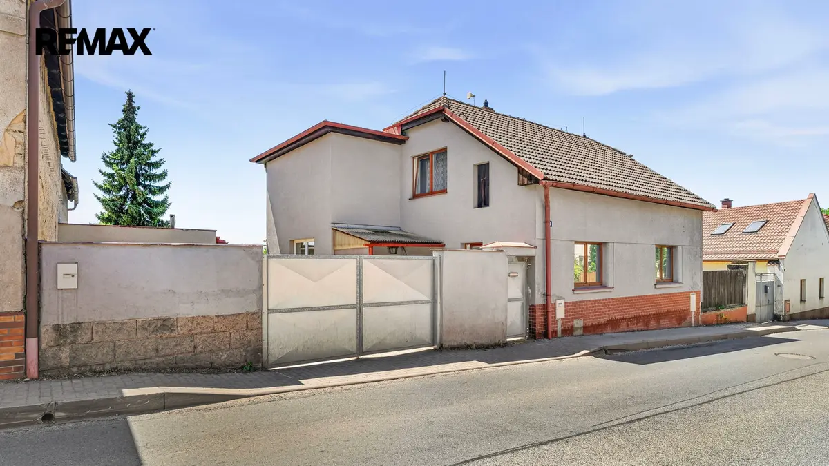 Prodej domu 200 m², Zámecká · Jirny