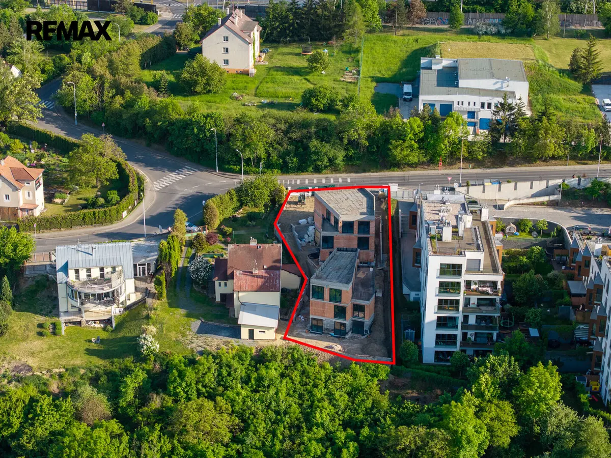 Prodej pozemku 1025 m², Slivenecká · Hlubočepy