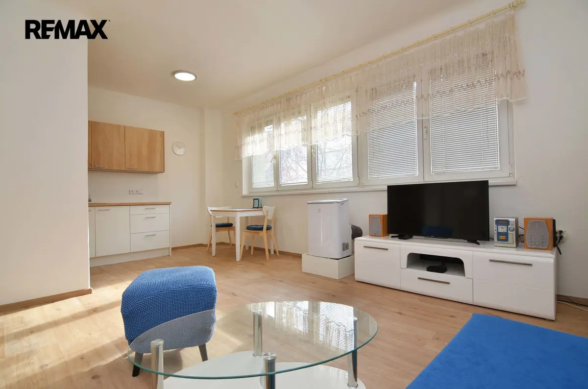 Pronájem bytu 2+kk 50 m², Humpolecká · Krč