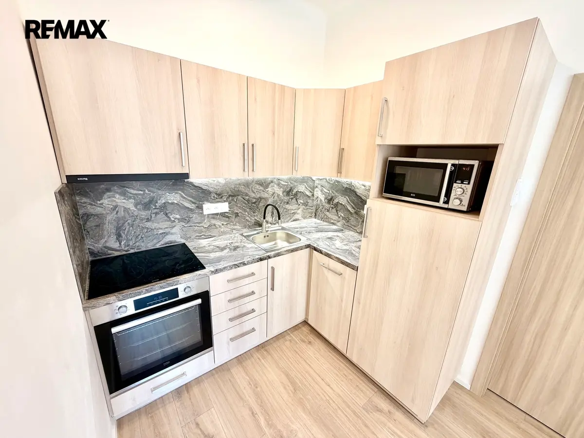 Pronájem bytu 2+kk 57 m², Neklanova · Vyšehrad