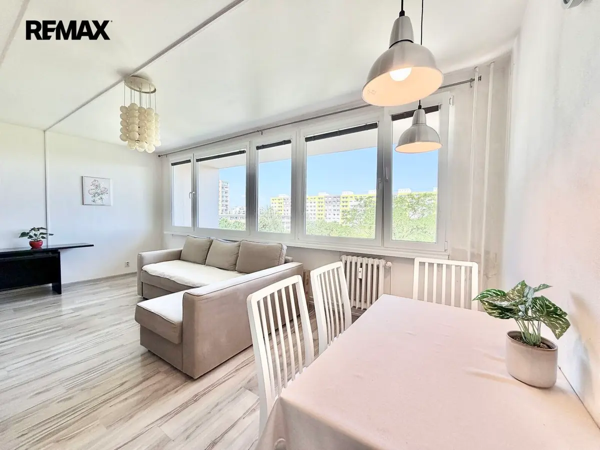 Prodej bytu 3+kk 56 m², Francouzská · Kročehlavy · Kladno