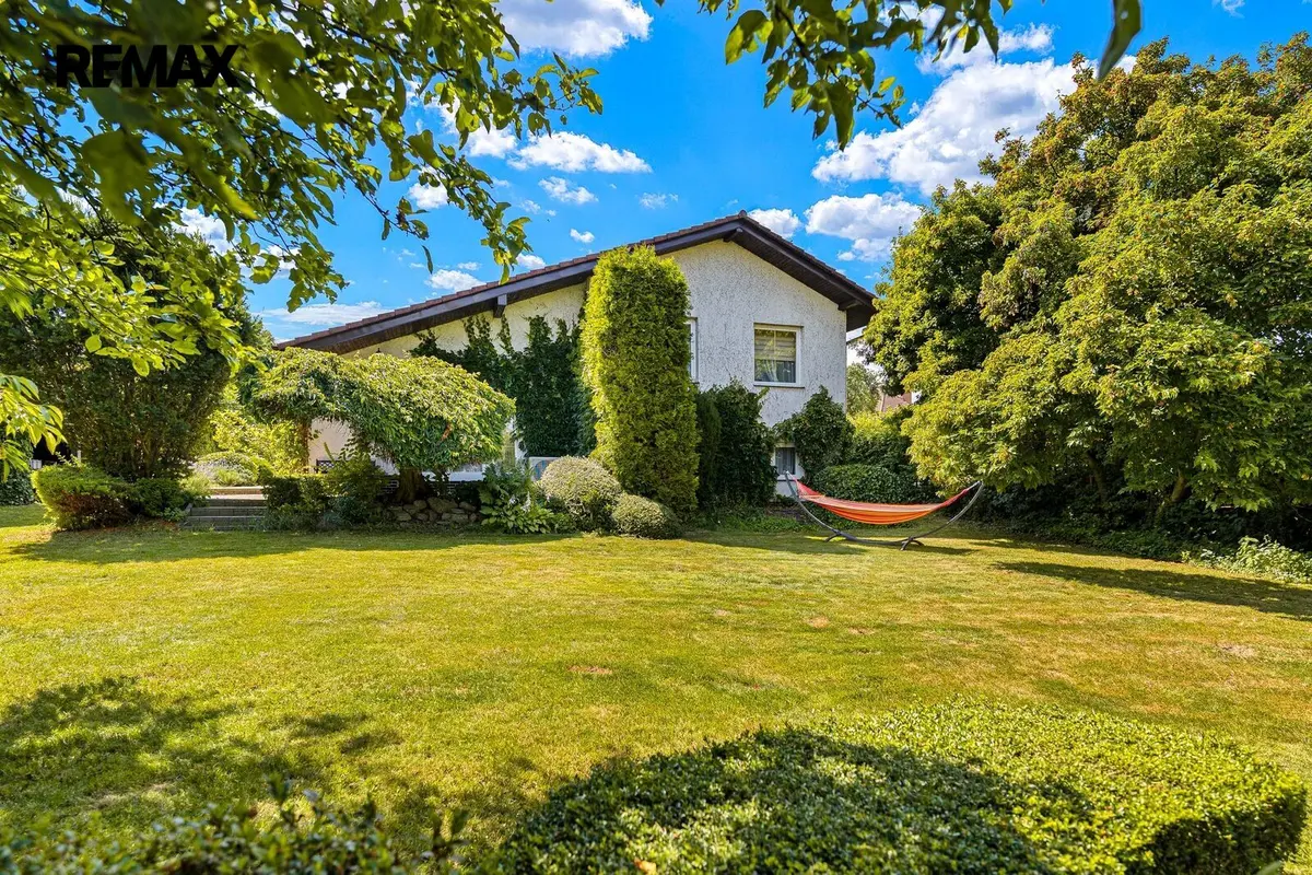 Prodej domu 186 m², Ladova · Uhlířské Janovice